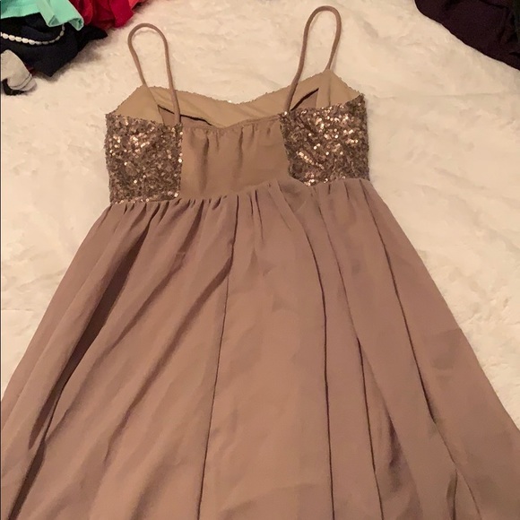 Sleeveless dress with sequence - Picture 2 of 4